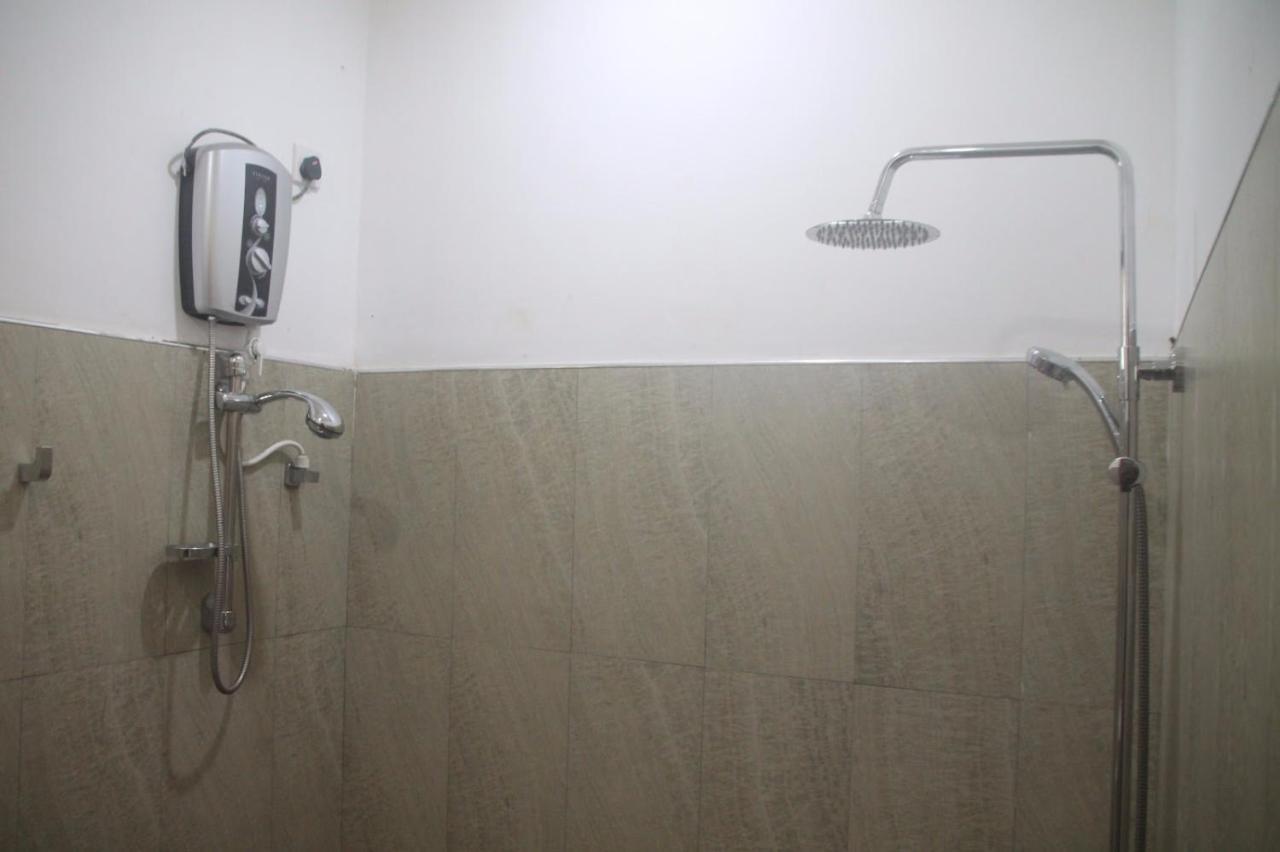 Isanka Lion Lodge Сигирия Екстериор снимка