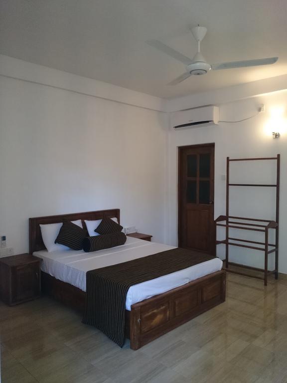 Isanka Lion Lodge Сигирия Екстериор снимка