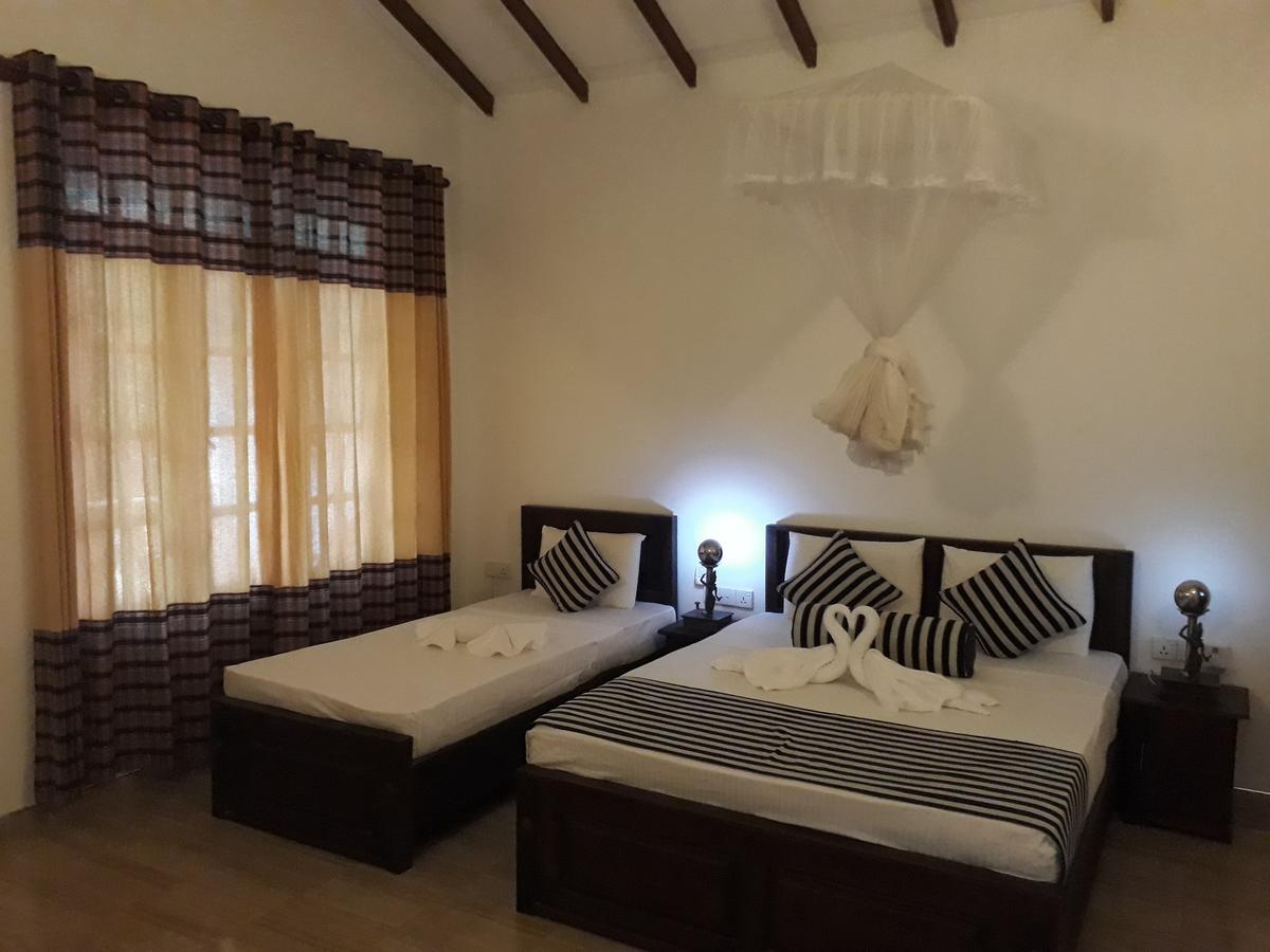 Isanka Lion Lodge Сигирия Екстериор снимка